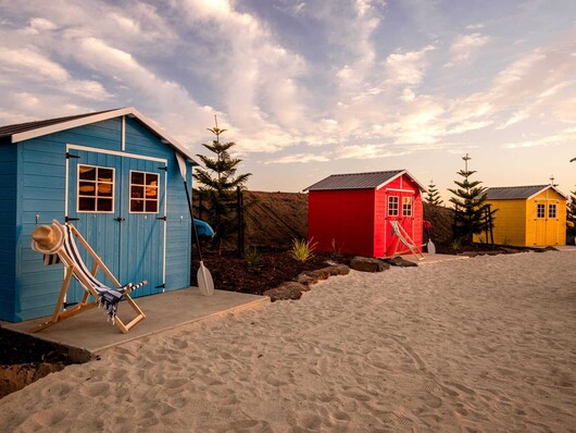 Smcgph 20240222 lfestylebellarine beachhutpool7994 HDR lores