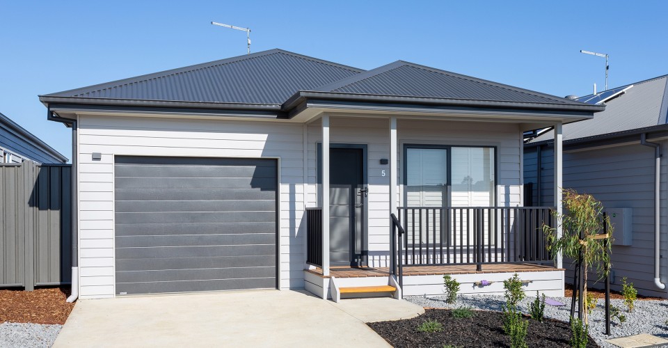 LOWRESSTURT FRONTVIEW1 FPEDIT