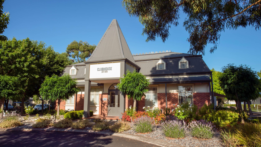 Brookfield A Clubhouse 1