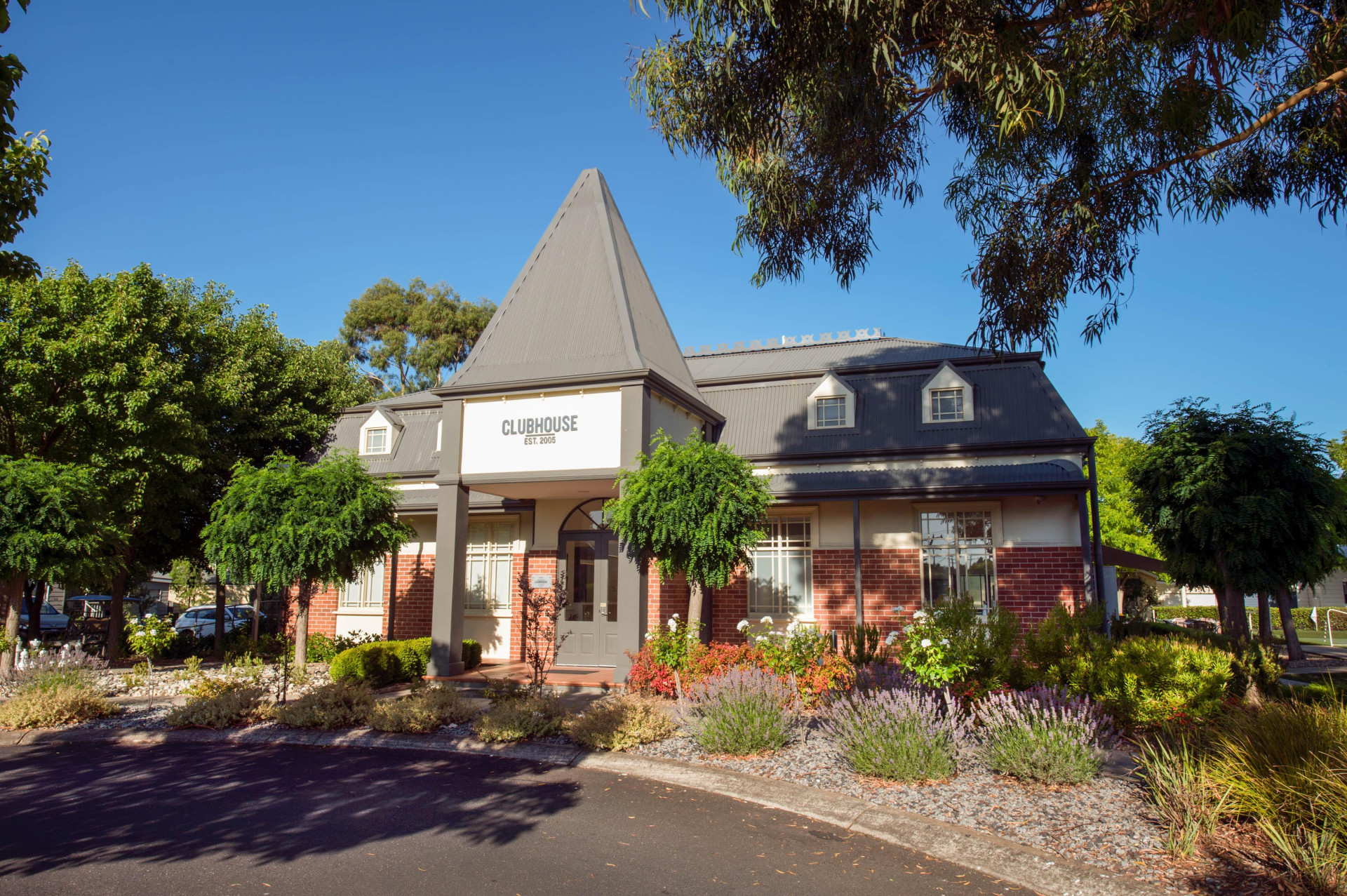 Brookfield A Clubhouse 1