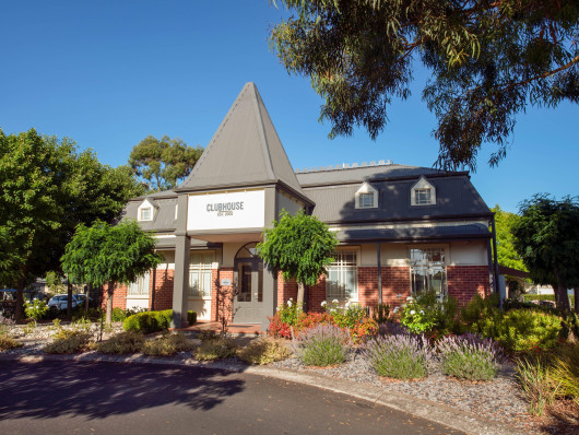 Brookfield A Clubhouse 1