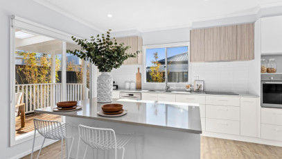 Meridian Howitt web 1624295993753 bwrm 03