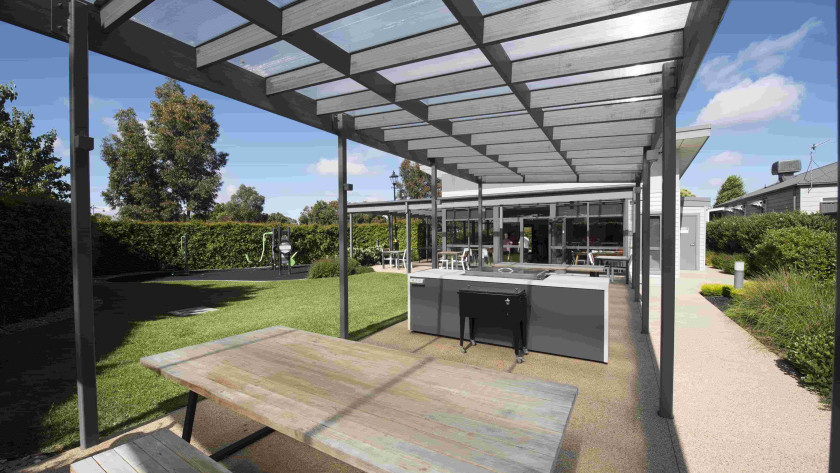LSH Outdoor entertaining min