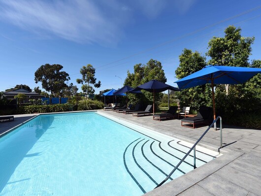 Lifestyle Chelsea heoghts outdoor pool2 low res