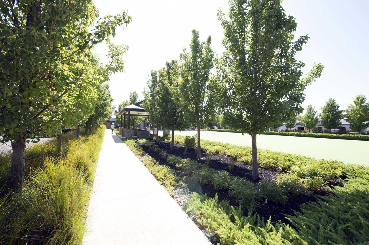 Hastings Walkway garden low res