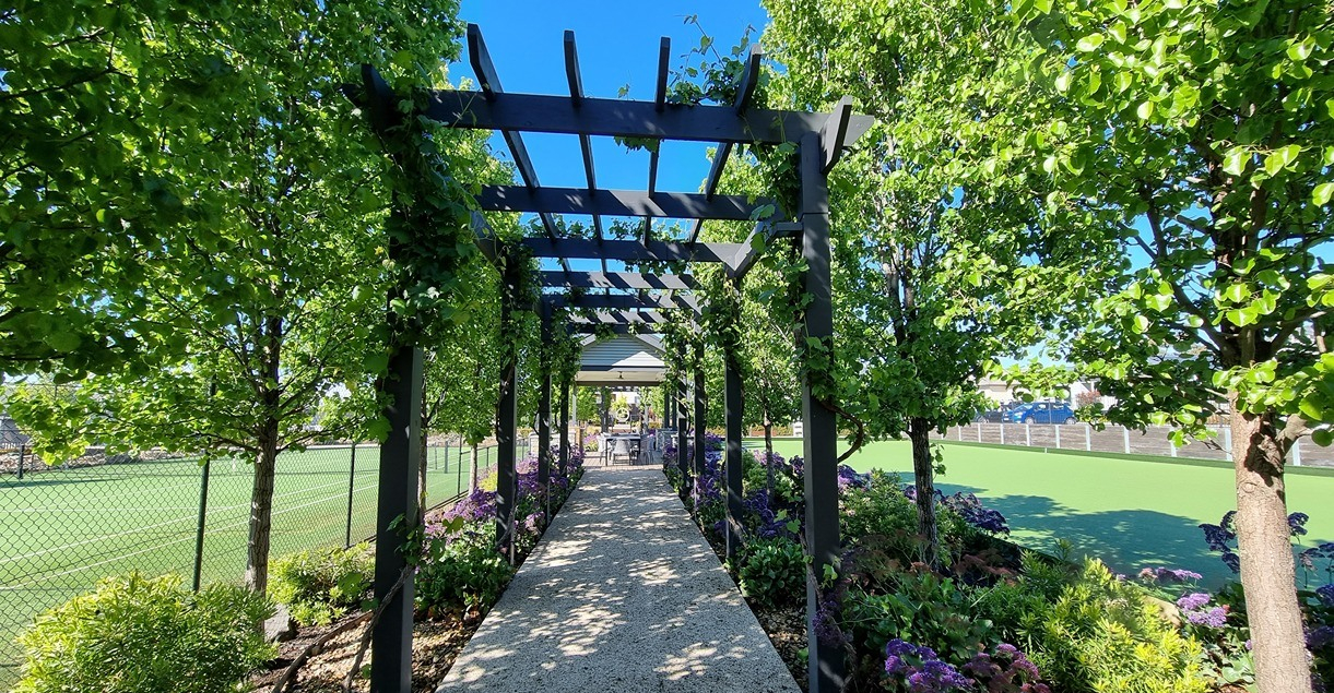 Lifestyle Lyndarum Nature retirement gardens over50s low res