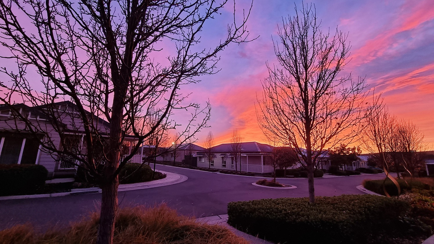 Lifestyle Lyndarum Sunset low res