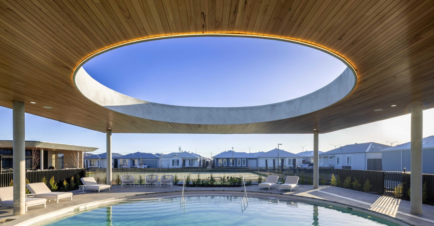 Meridian Clubhouse Exterior Pool 358043