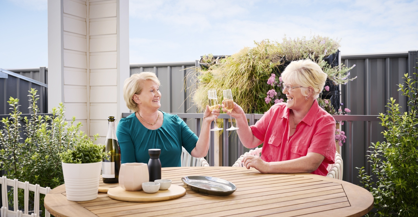 Mount Duneed Deck champagne