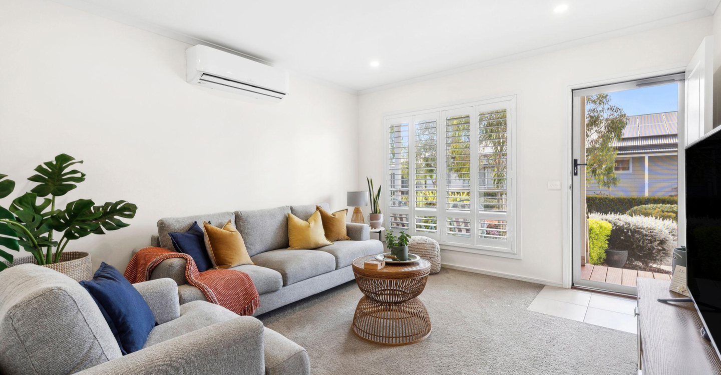 1 hero LOG127 Livingroom