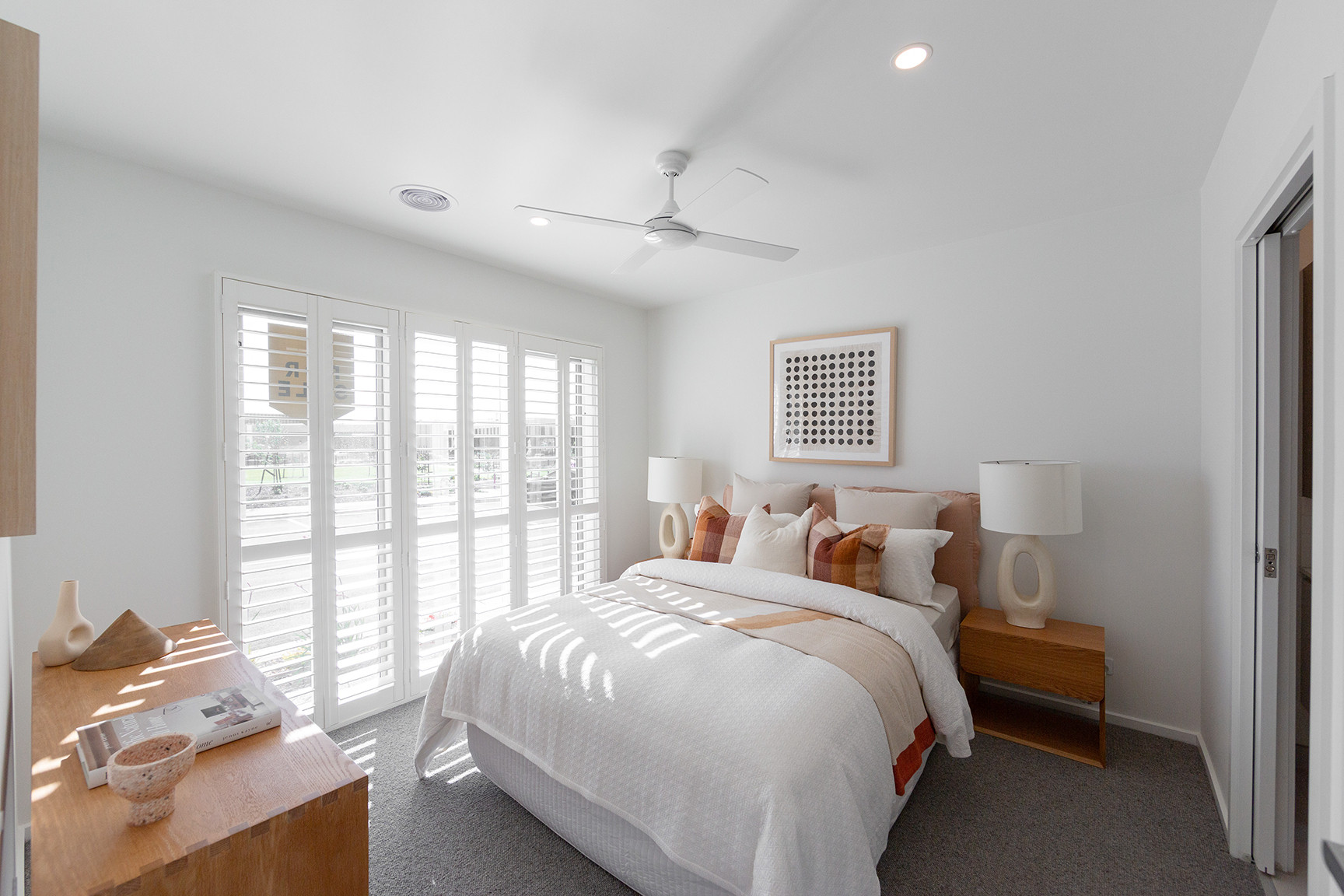 LWD Tarryn Corner Masterbedroom LR