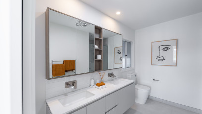 LWD Tarryn Corner Ensuite LR