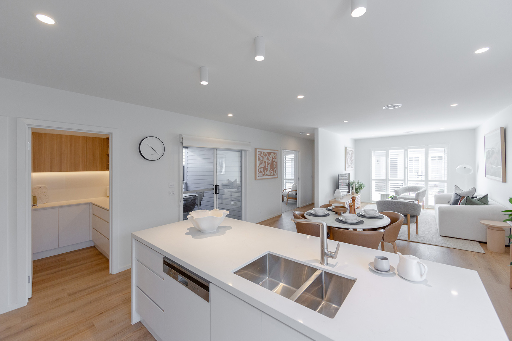 LWD Owen Kitchendiningliving LR