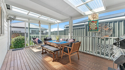 2 LBW062 Alfresco Large