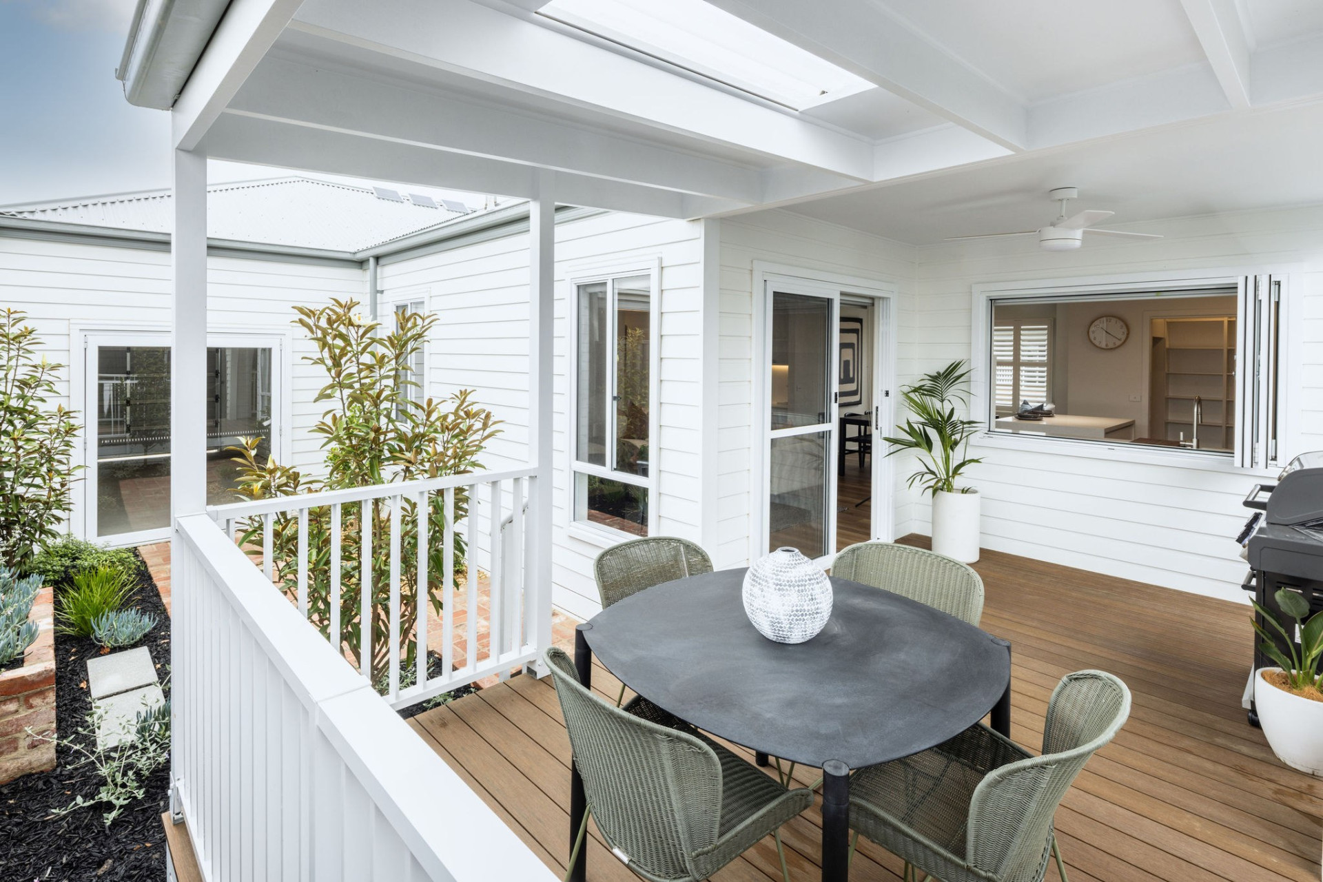 LRF Bells Corner Alfresco