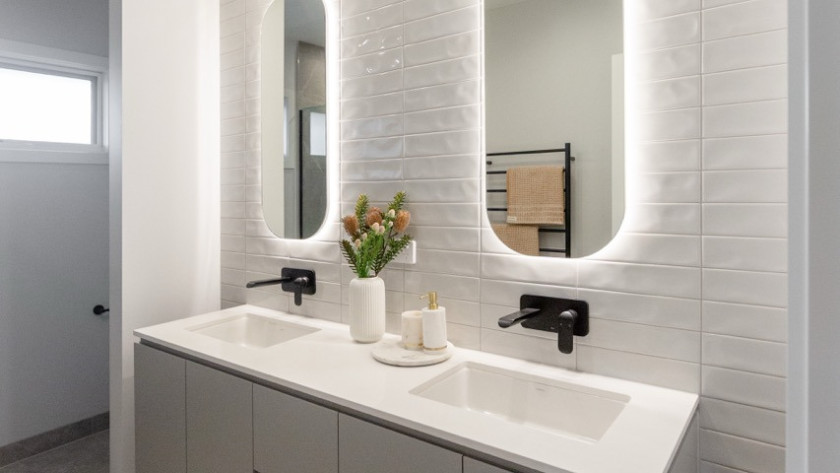 LRL Talis Corner Bathroom 2