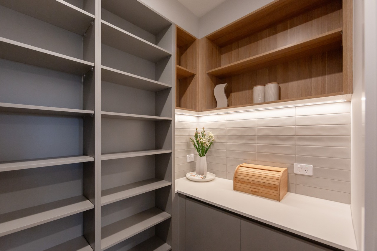 LRL Talis Corner Pantry