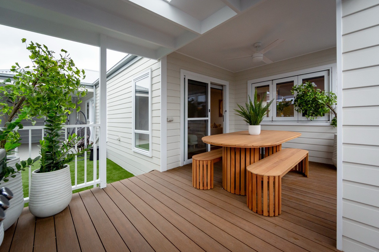 LRL Talis Corner Alfresco