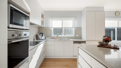 2 LRF151 Kitchen