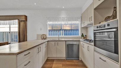 4 LS086 Kitchen
