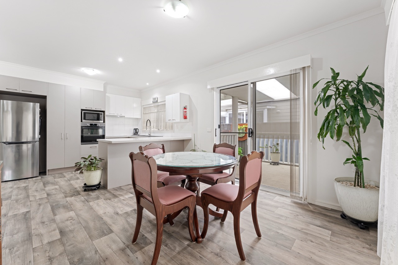 2 LCF153 Kitchendining