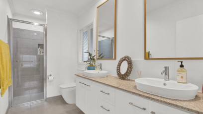 3 LWT042 Ensuite Bathroom