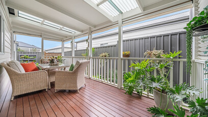 3 LBW122 Alfresco