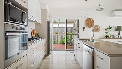 4 LBW122 Kitchen