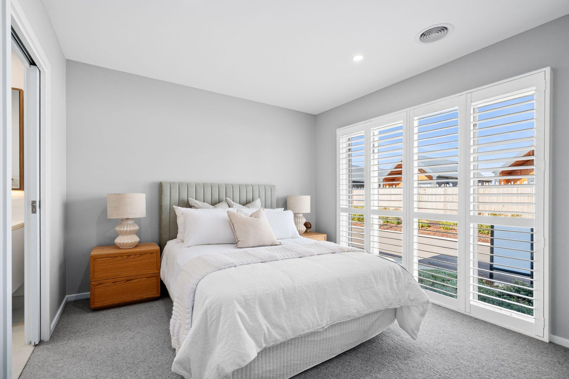 4 LBE155 Bedroom