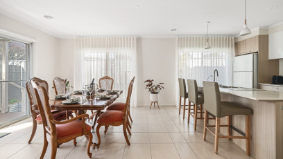 1 LBW069 Dining Hero