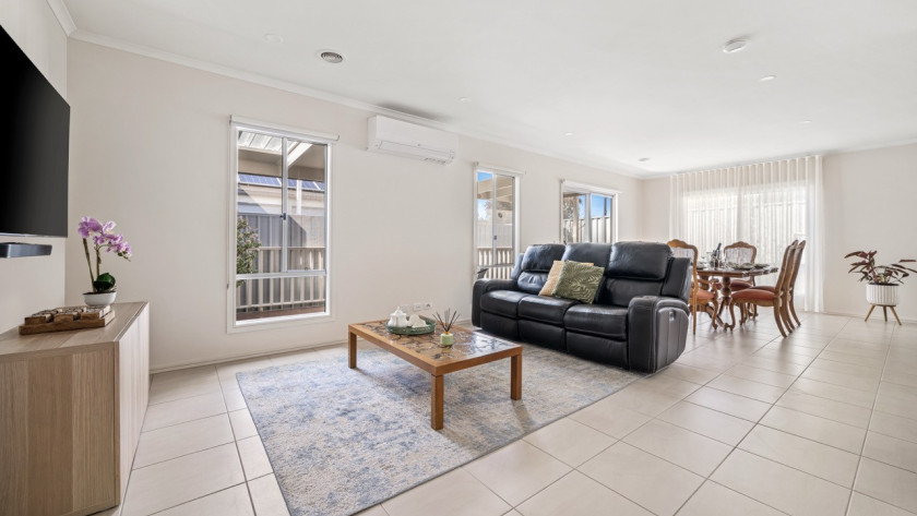 3 LBW069 Livingroom