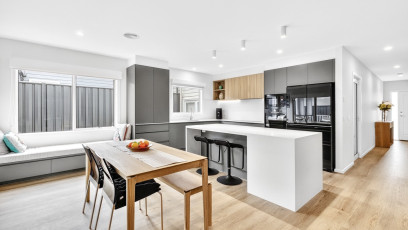 1 LSS031 Dining Kitchen Hero