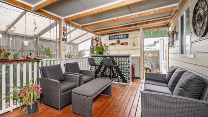 2 LSH 249 Deckwith Bar