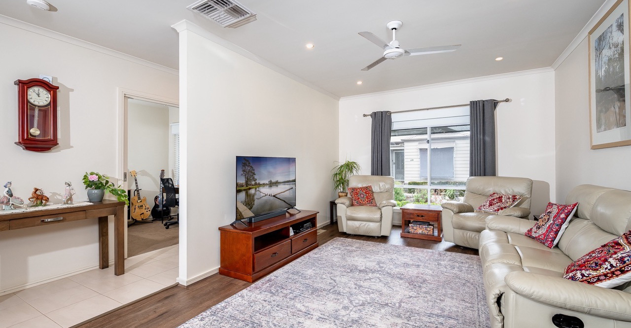 3 LSH 249 Lounge Roomplus Study