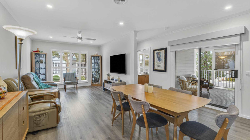 1 LSL078 Dining Hero