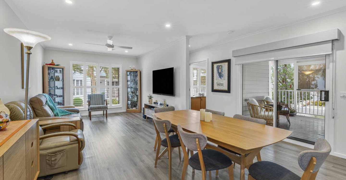 1 LSL078 Dining Hero