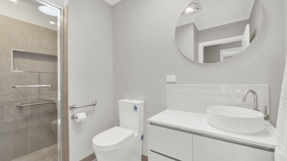 4 LDS013 Bathroom