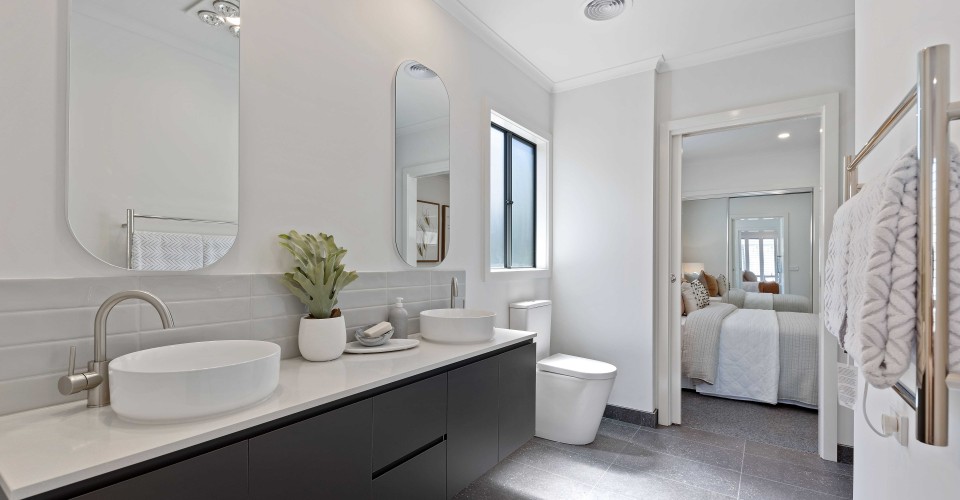 Meridian Roy Bathroom Jack Jill