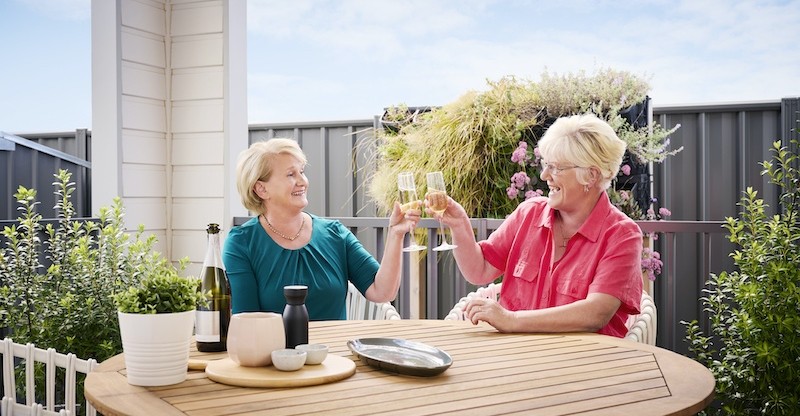 Lifestyles Day2 622 Low Res Ladies with champers on deck