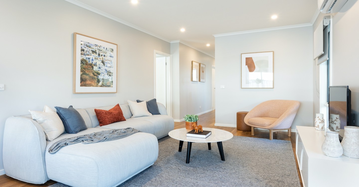 ARNOLD LIVING VIEW 1