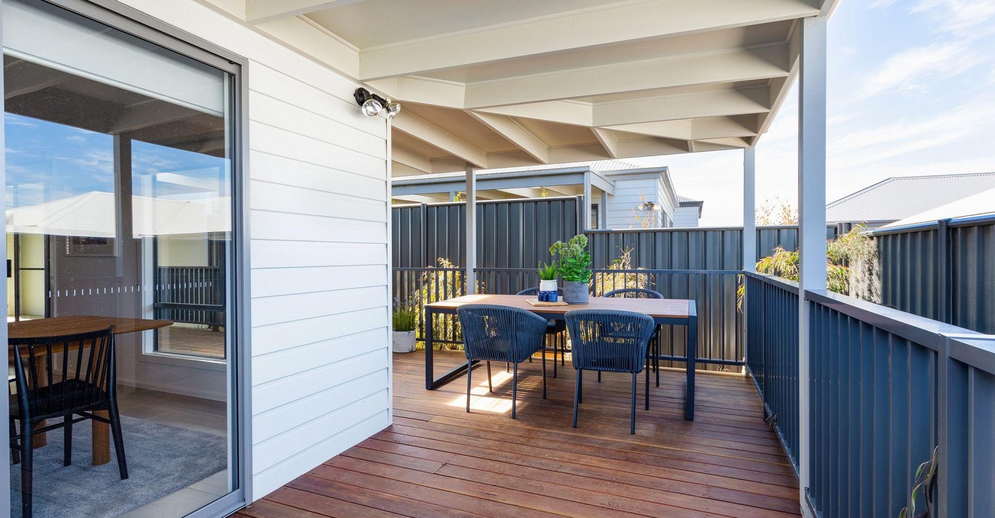 LOW RES FLINDERS REAR DECK